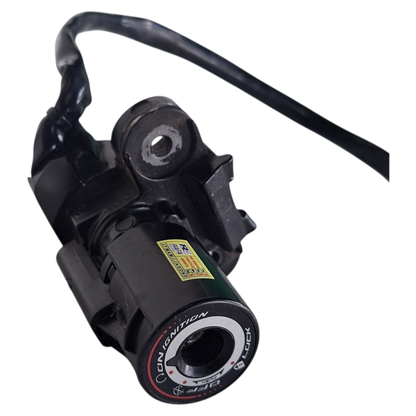 yacchi② A adidas decidiu homenagear dois nomes que marcaram sua história